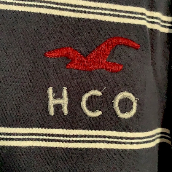 ⭐️ 3/$20 Hollister Long Sleeve - Picture 2 of 3